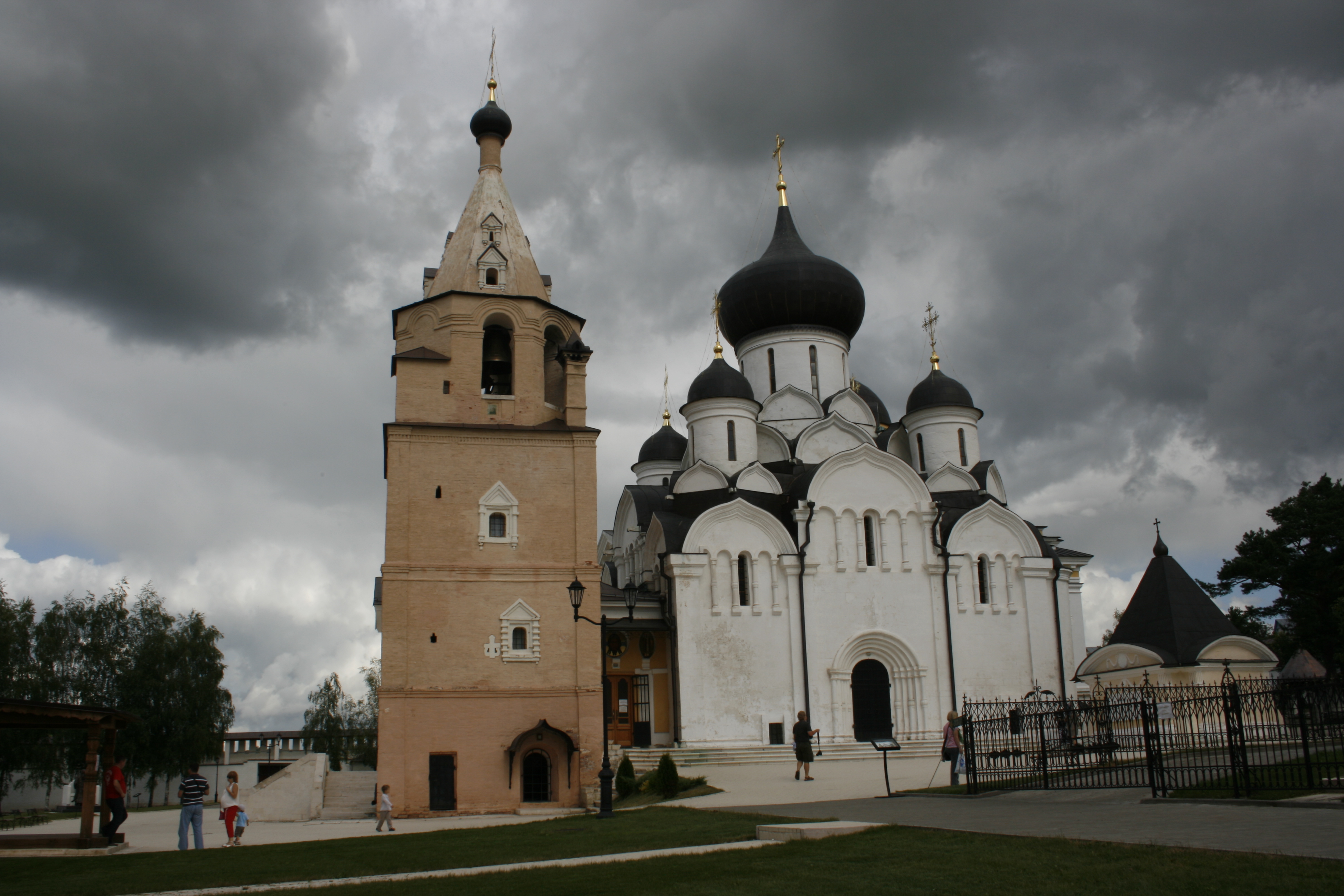 Успенский собор Старицкого монастыря 16 века