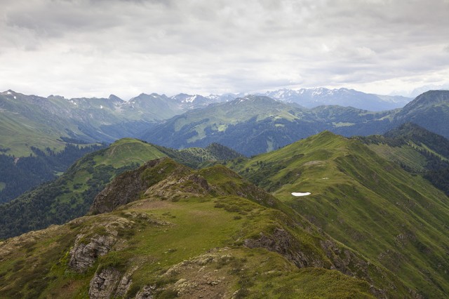 Хребет Ацетука