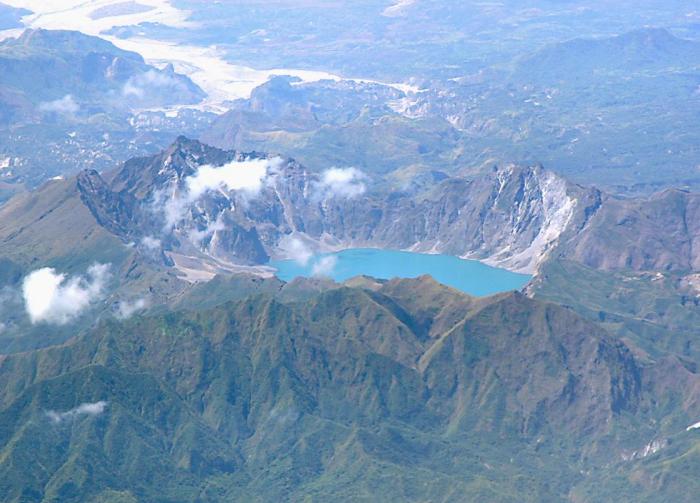 Bulkang Pinatubo - Bayan ng Botolan, Lalawigan ng Zambales