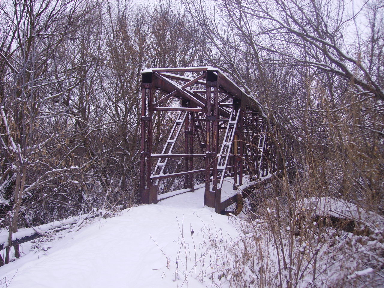 Железнодорожный мост через реку Атмис