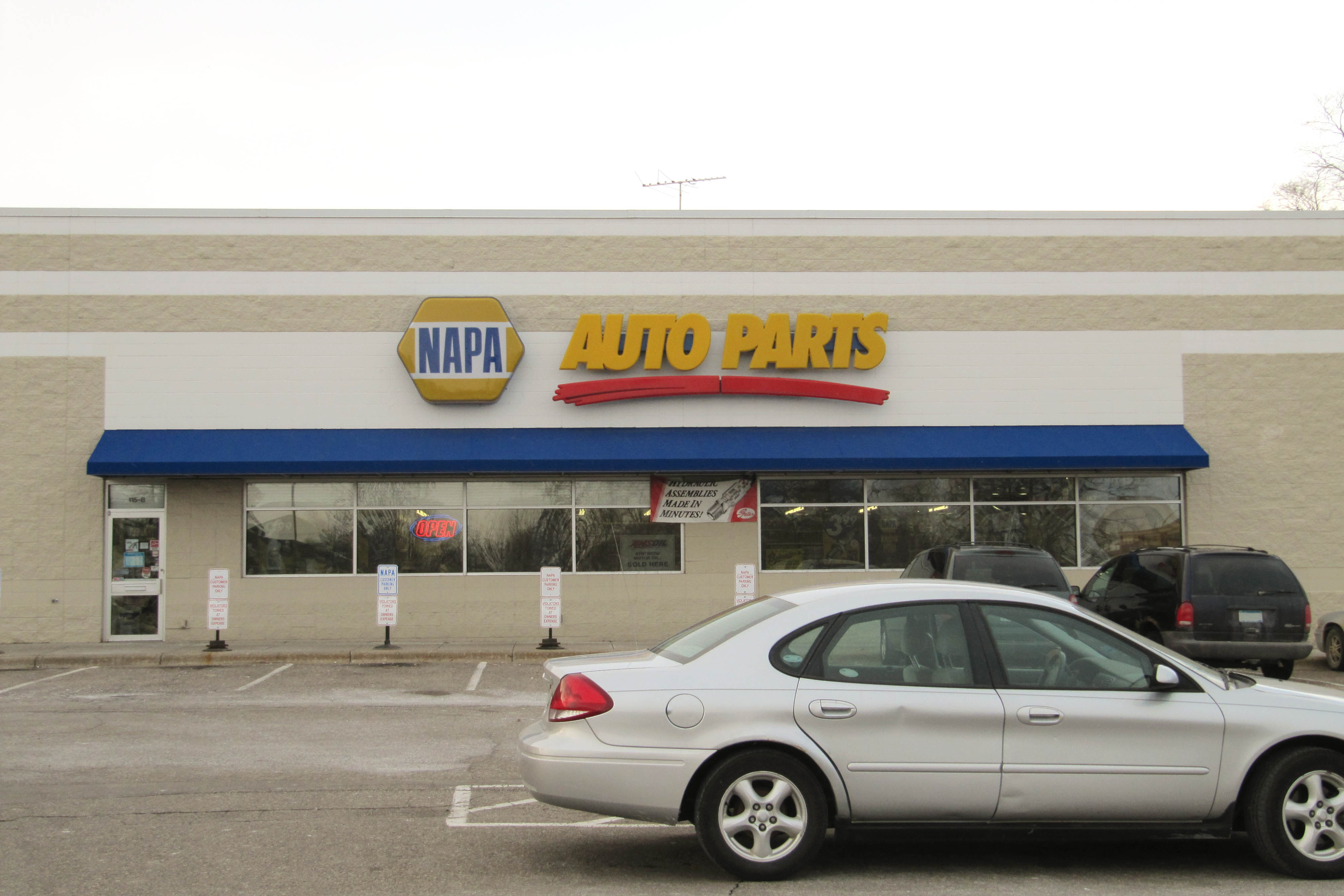 Napa Auto Parts Mt Airy 01 - vq079ul
