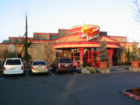 nearest red robin