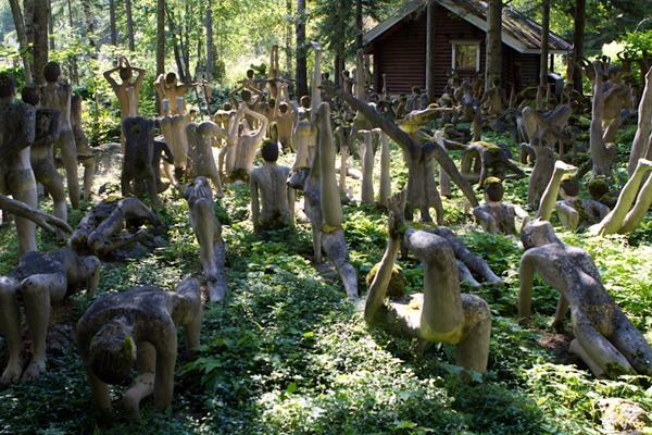 Veijo Rönkkönen's sculpture park