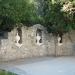 Стена с декоративными амфорами (ru) in Yalta city