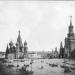 Здесь стояла часовня Великого Совета Ангел у Спасских ворот (Спаса Всемилостивого у Спасских ворот) в городе Москва