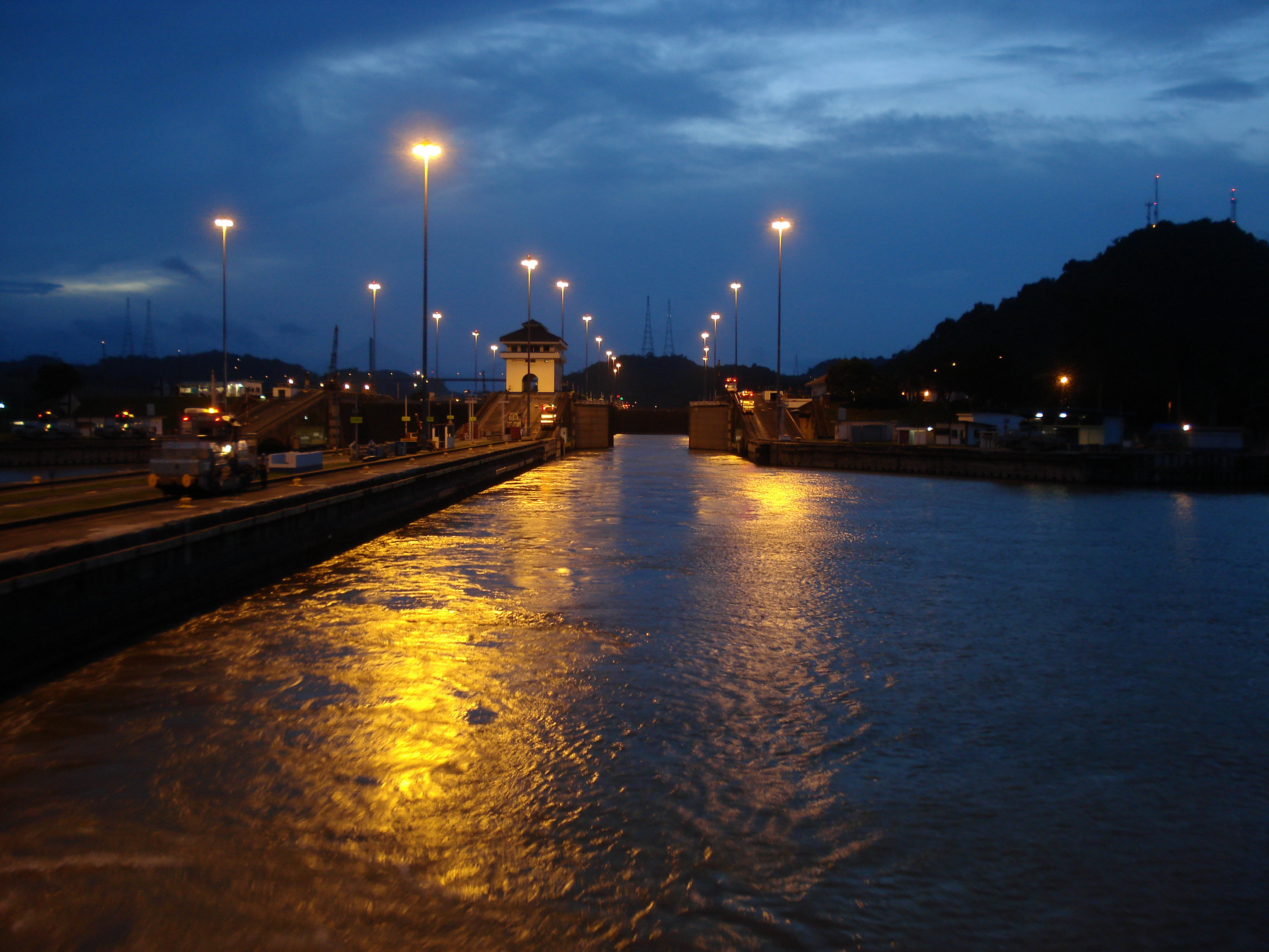 Esclusas De Pedro Miguel Canal De Panam