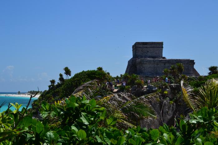 pyramid el castillo the lighthouse tulum