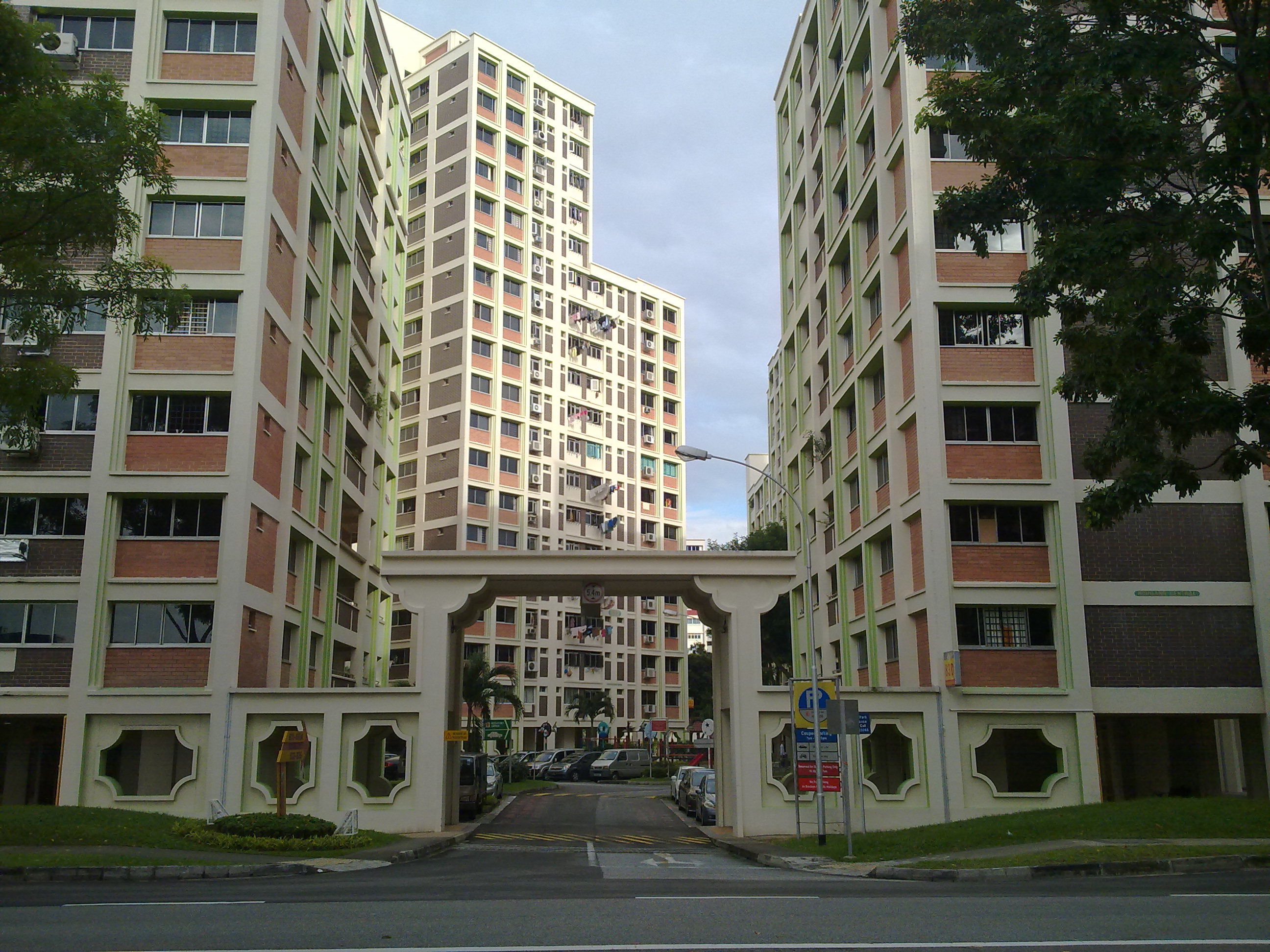 Block 832 Hougang Central - Republic of Singapore | apartment building 