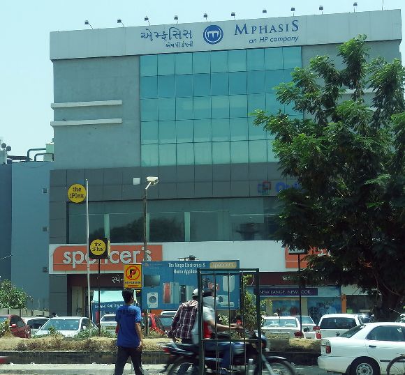 Mphasis Call Center Vadodara call center / contact center