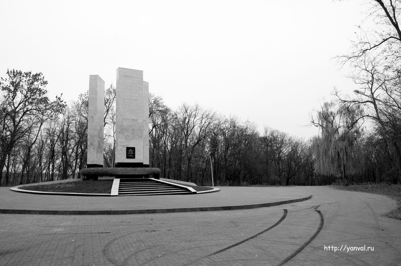 Мемориальный комплекс «защитникам Ростовского неба»