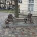Скамейка с кованными львами в городе Львов