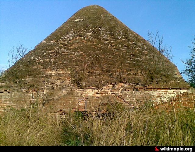 Рельеф — Пирамида