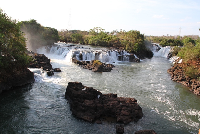 Resultado de imagem para CACHOEIRA ITAGUAÇU