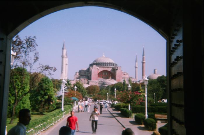 Sultanahmet Havuzlu Bahce Kucuk Ayasofya Istanbul Istanbul