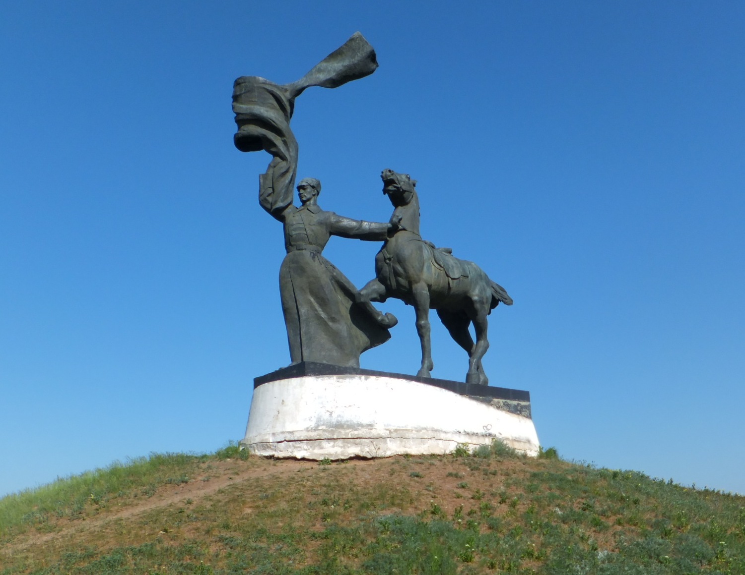 Памятник первой конной армии Ростовская область