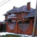 Коттедж Яценюка в городе Новые Петровцы