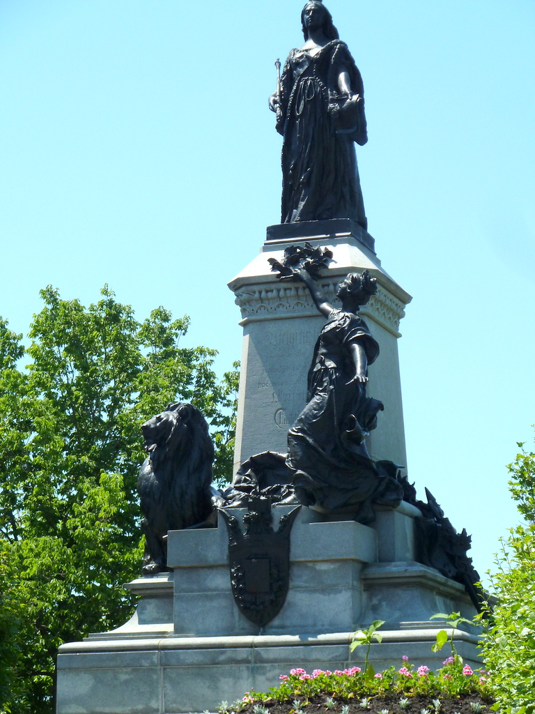 Statue of Queen Victoria (18191901) City of Ottawa, Ontario monument