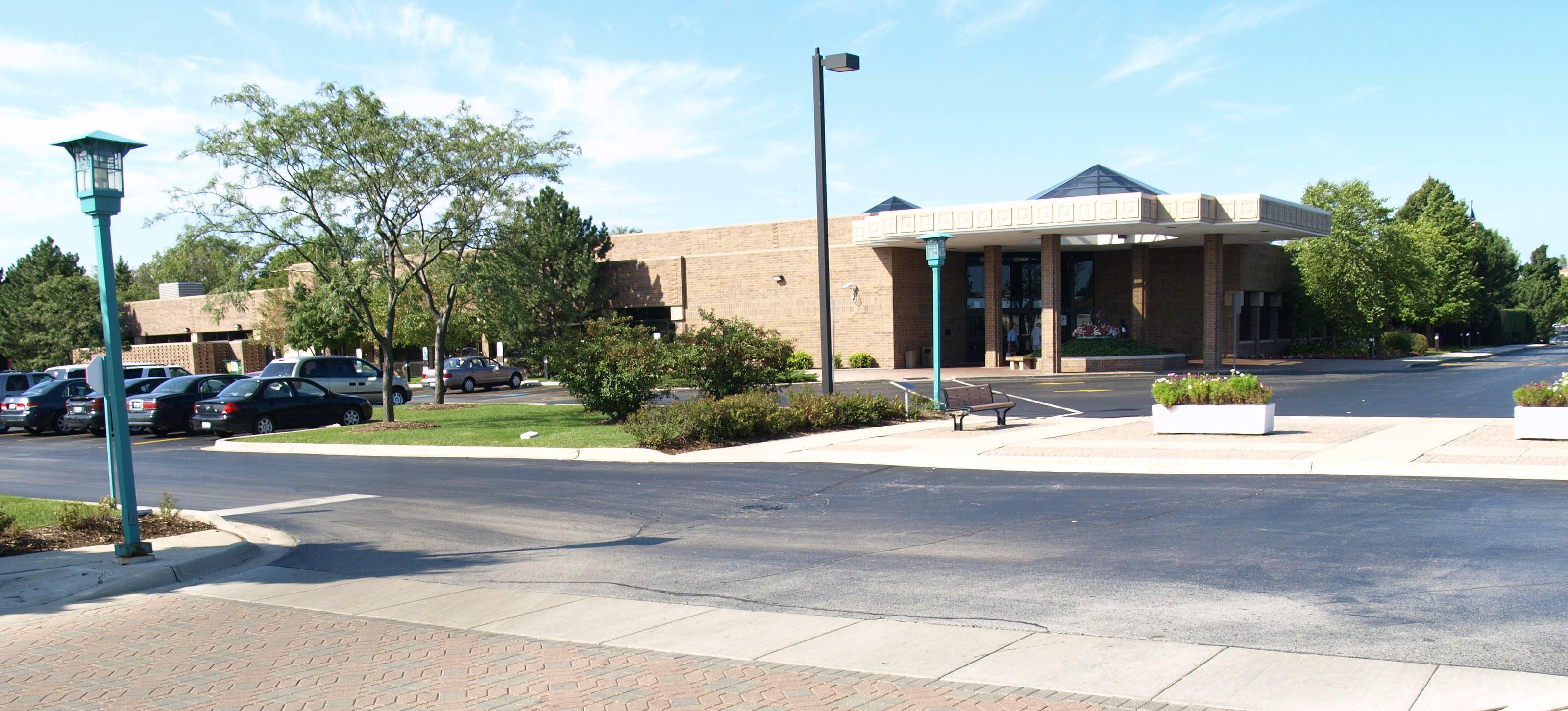 Elk Grove Village Public Library - Elk Grove Village, Illinois