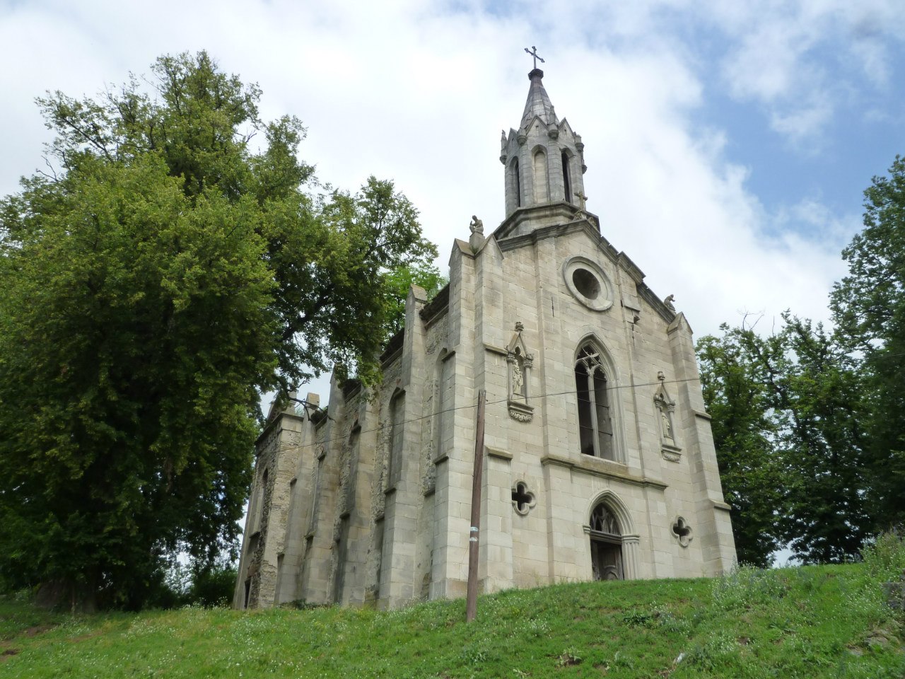 Великий Любень костел