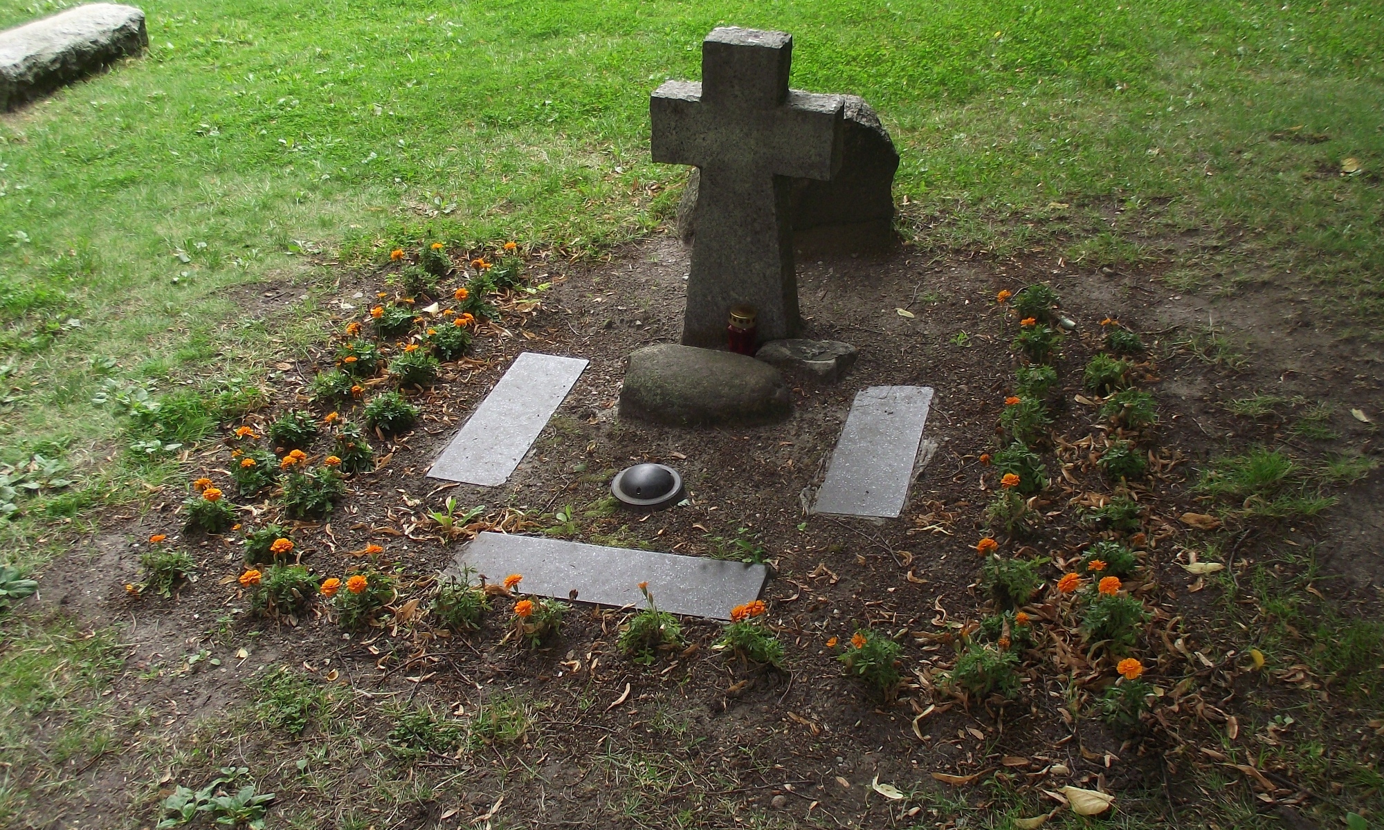 Иммануил кант могила в Калининграде на кладбище