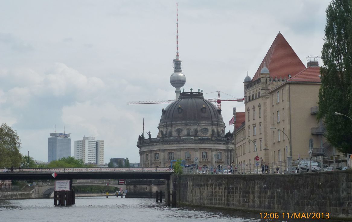 Monbijoubrücke - Monbijou Bridge - Berlin