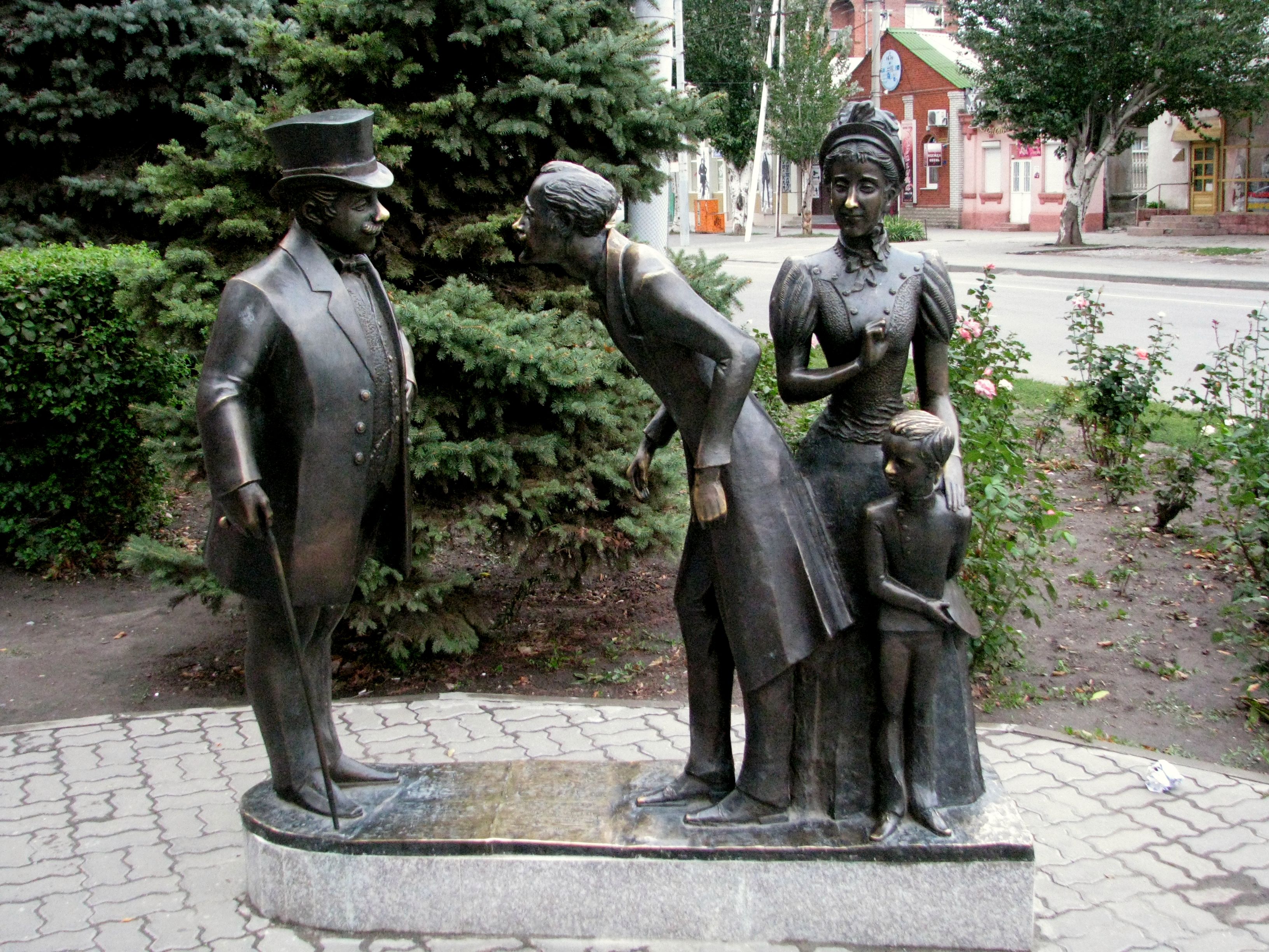 Скульптура толстый и тонкий в Таганроге
