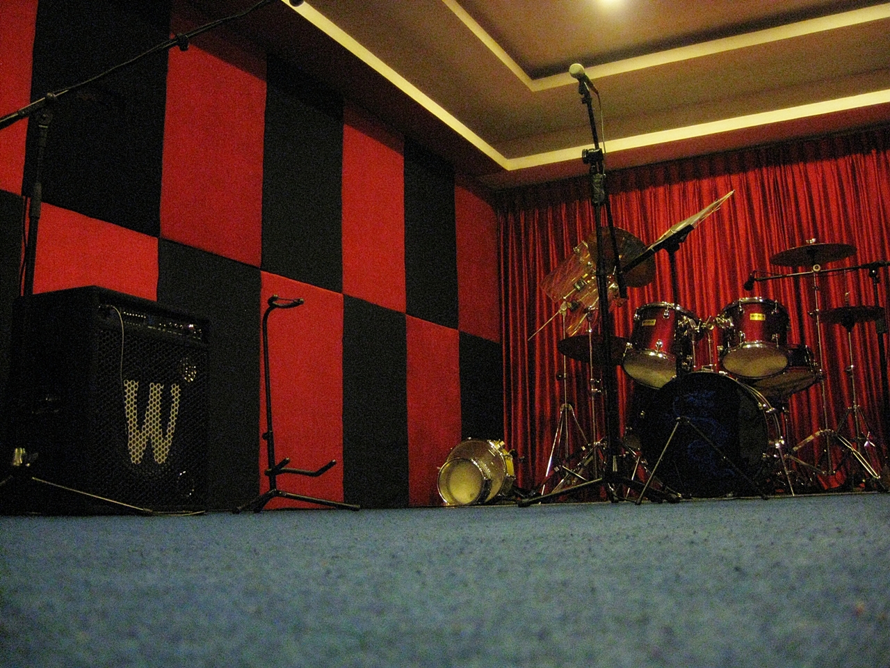 Boom Box House Rehearsal Studio / Jam Room in Bangalore Bengaluru