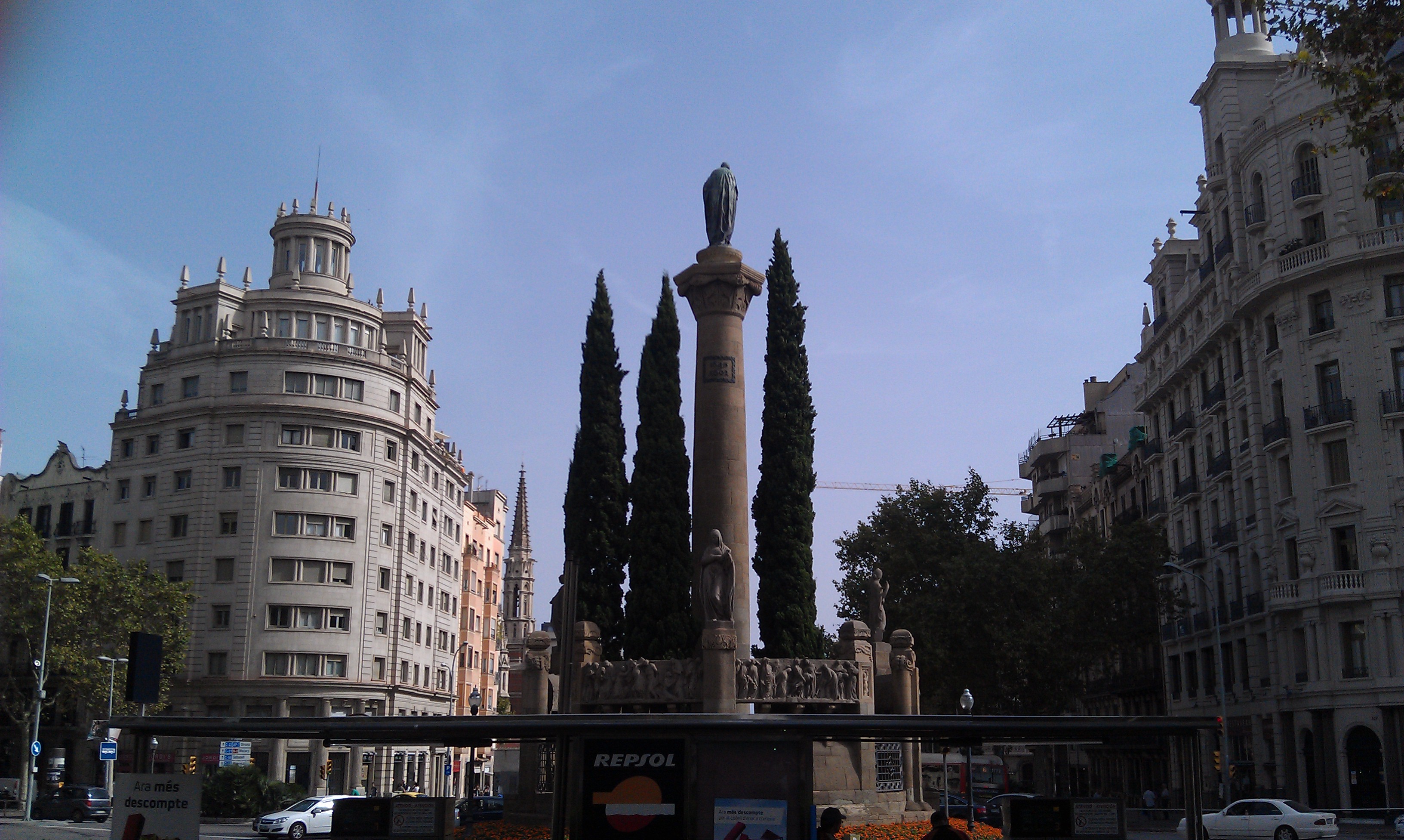 Памятник Жасинту Вердагеру Барселона