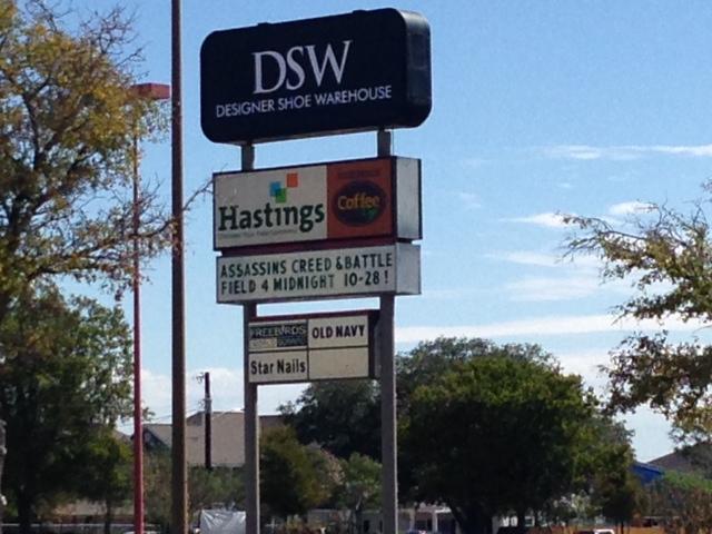 Lewisville, Texas DSW locations DSW also supplies footwear to leased locations in the United States. DSW offers a free, award-winning loyalty program, DSW Rewards, where customers earn certificates toward future DSW.