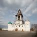 Надвратный Никольский храм с двумя башнями в городе Ростов