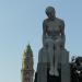 Estátua da Menina Nua / 