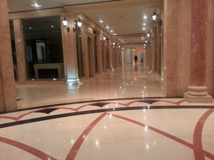 http://photos.wikimapia.org/p/00/03/69/16/96_big.jpg