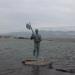 Памятник-скульптура героя фильма «Бриллиантовая рука» контрабандиста Геши Козодоева