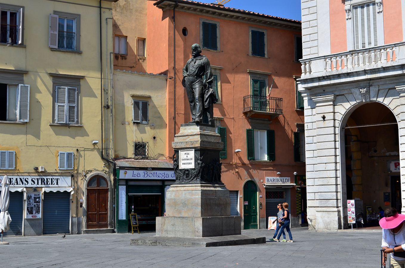 Piazza Garibaldi Pisa