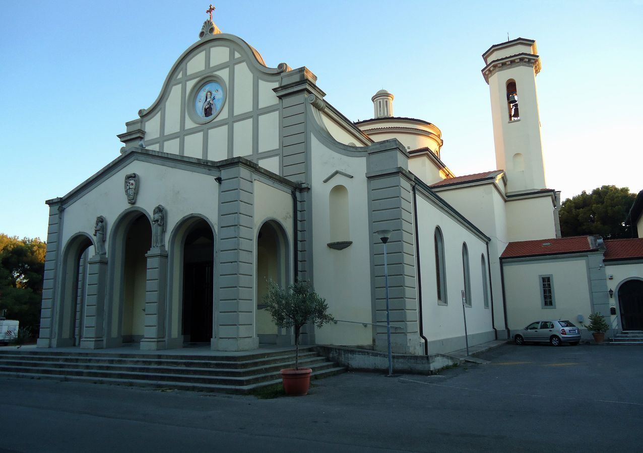 chiesa Santa Teresa del Bambin Ges   Rosignano Solvay