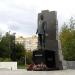 Площадка с лавочками рядом с памятником Мусе Джалилю в городе Москва
