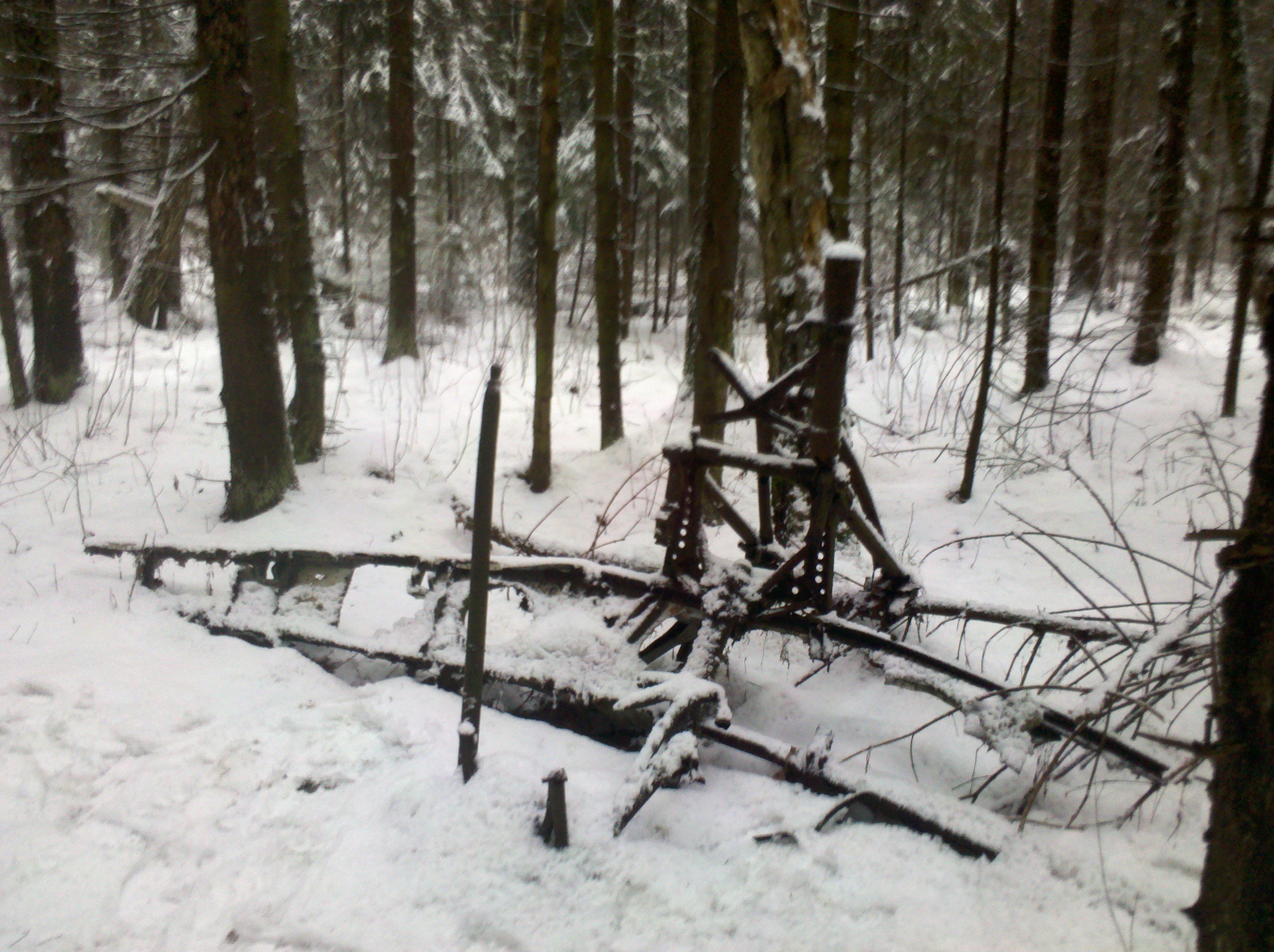 Обломки самолёта Пе-2