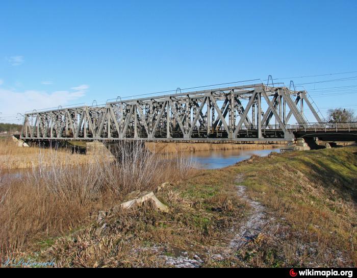 Каменный железнодорожный мост через реку Ярынья