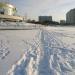 Зимняя ледяная дорога в городе Москва