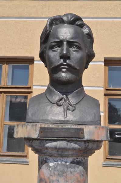 памятник андрееву орел