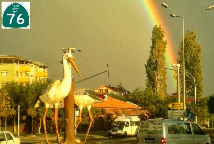 Iğdır Leylekler heykeli