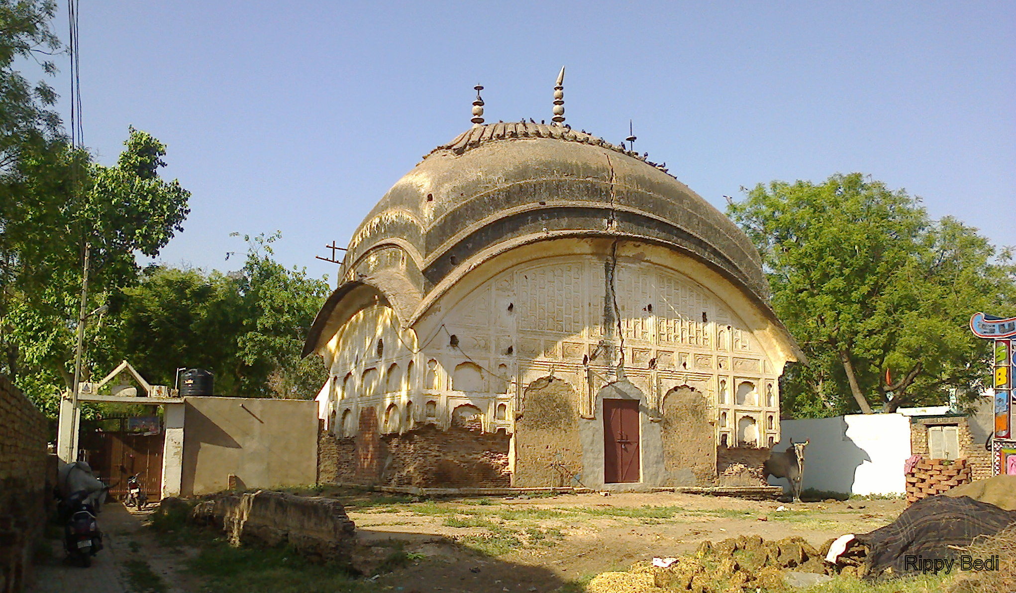 Chhoti Chhatri Badi Chhatri Compound Rewari