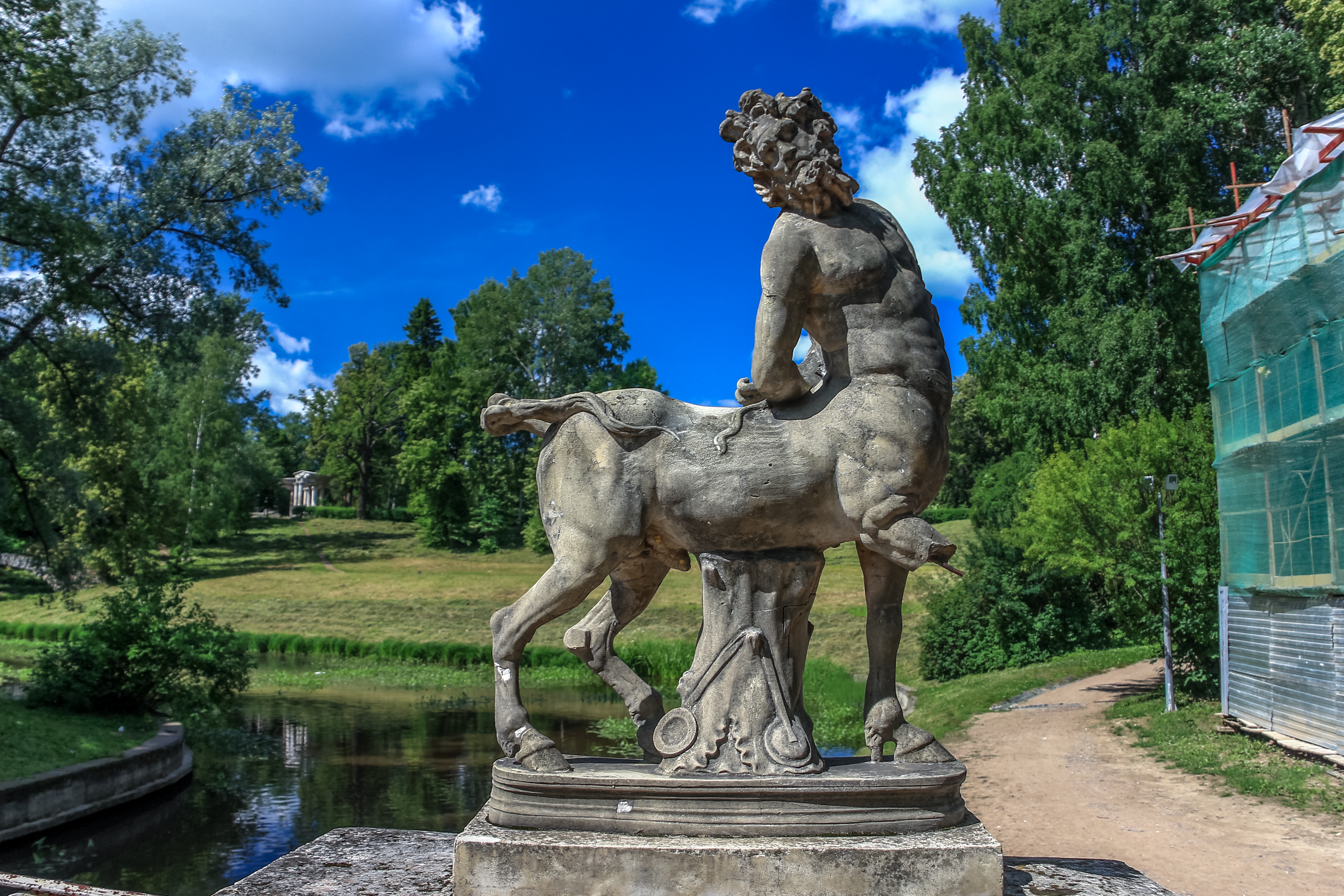 Павловский парк кентавра скульптура