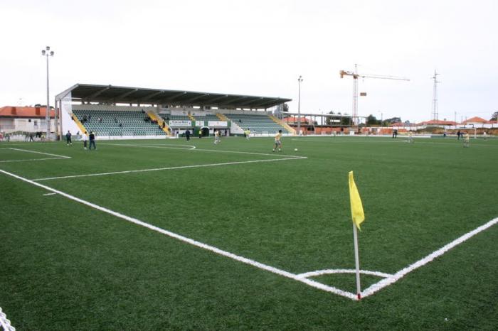 Como chegar a Campo de Jogos do Futebol Clube de Crestuma em Vila Nova De  Gaia através de Autocarro, Metro ou Comboio?