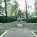 Мемориальная аллея- Братская могила советских воинов