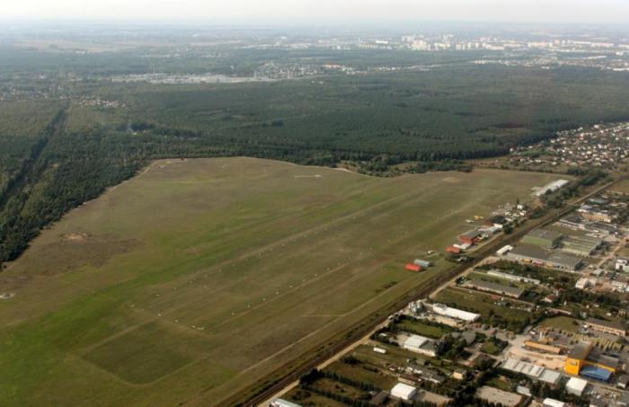 Lotnisko Poznań-Kobylnica "Ligowiec"