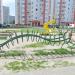 Скульптура «Гусеница» в городе Гомель