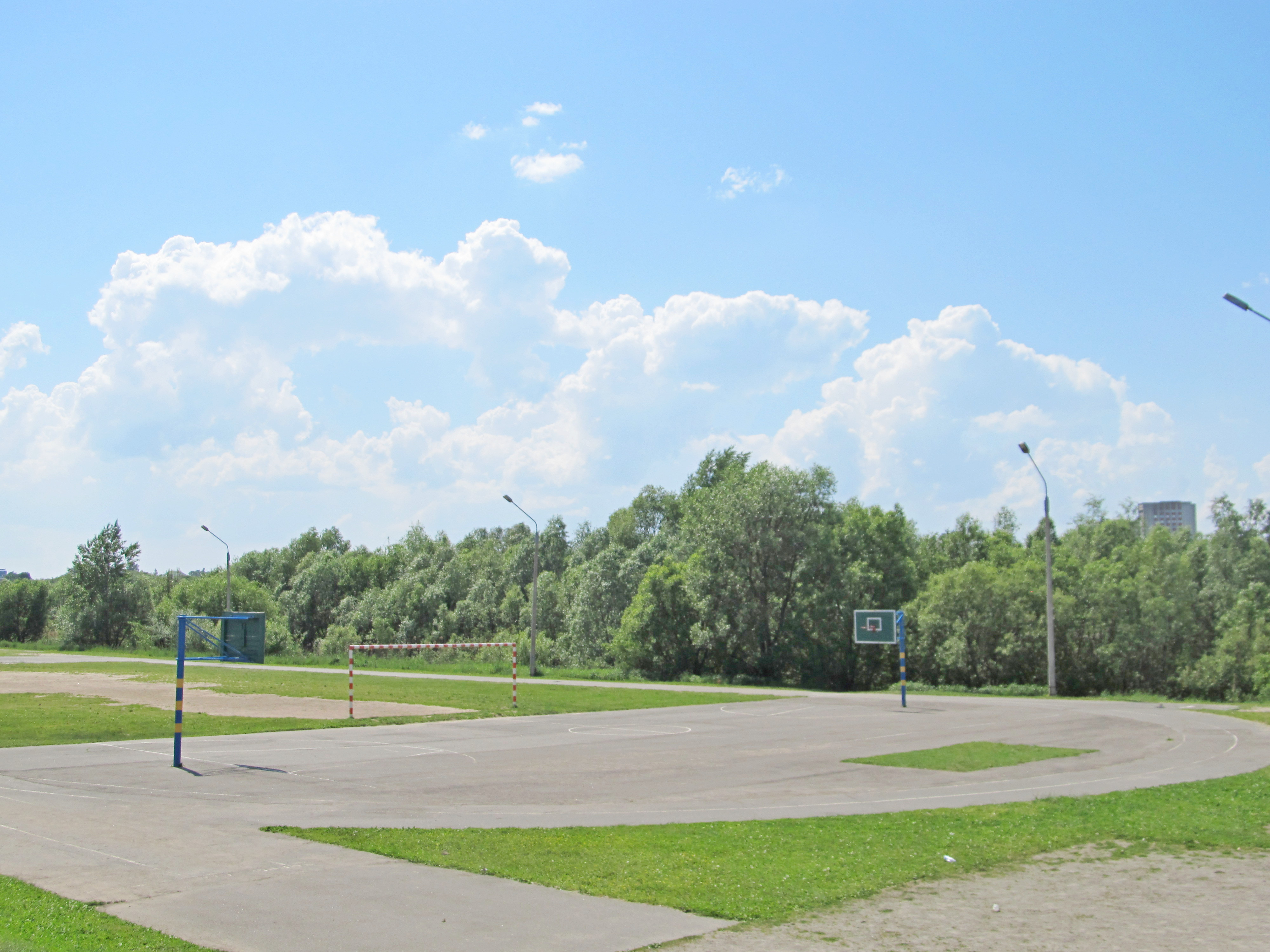 Basketball court Homieĺ
