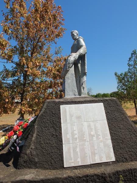 Братская могила, мемориал воинов ВОВ   Семибалки image 3