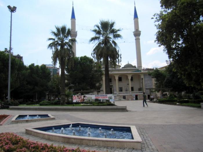 Yeni Camii (Delikli Çınar Camii) Pamukkale